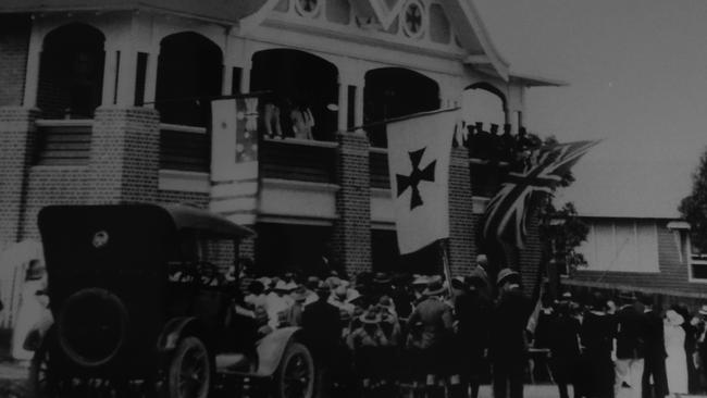 The station on opening day on December 2, 1922.