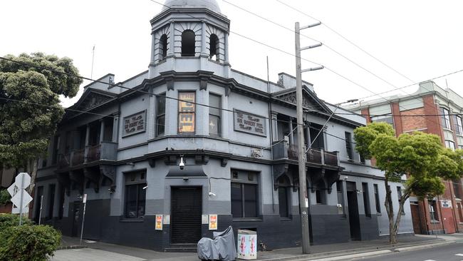 The Peel Hotel in Collingwood has been classified as a Covid exposure site. Picture: NCA NewsWire / Andrew Henshaw