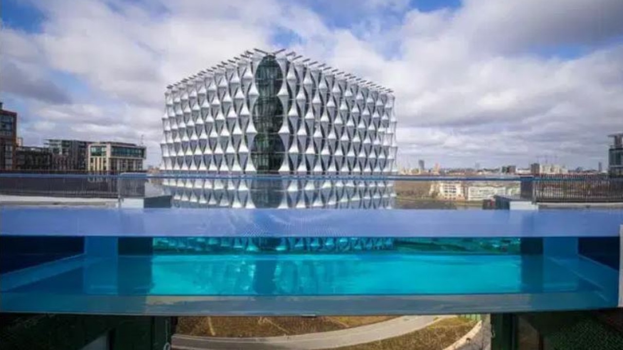 Inside World S First Floating Sky Pool 35m Above London Photos News Com Au Australia S Leading News Site