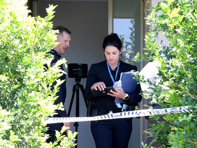 Police at the scene. Photo Steve Pohlner