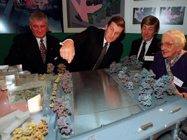 (L-R) Former mayor Ivan Deveson, Jeff Kennett &amp; Dame Elisabeth Murdoch at the launch for design of Melbourne's Federation Square in 1997. Picture: HWT Library.