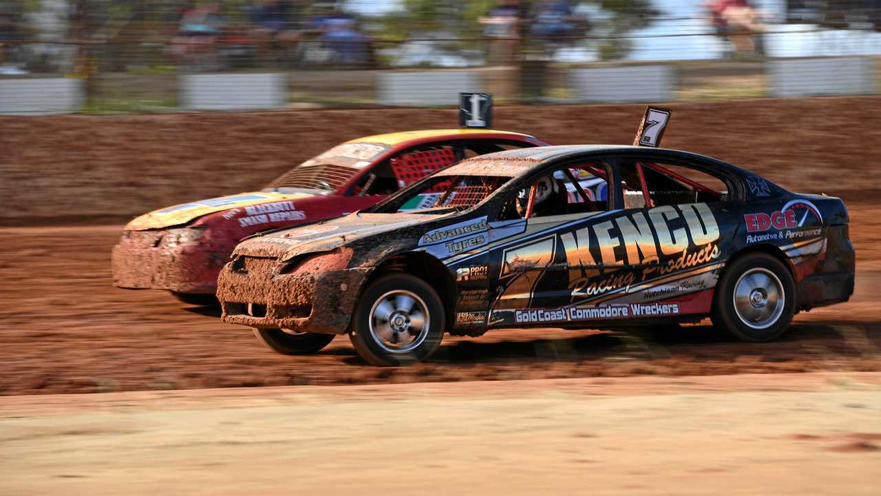 MOTOR RACING: Evening racing at Carina Speedway. Picture: Mike Knott BUN271217CARINA30