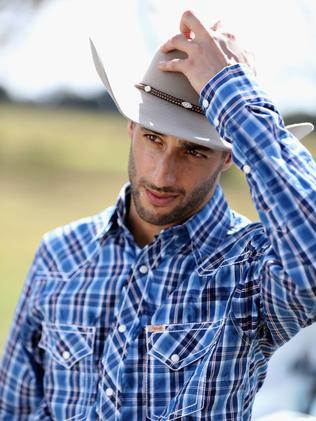 Formula One ace Daniel Ricciardo swaps racing helmet for cowboy hat ...