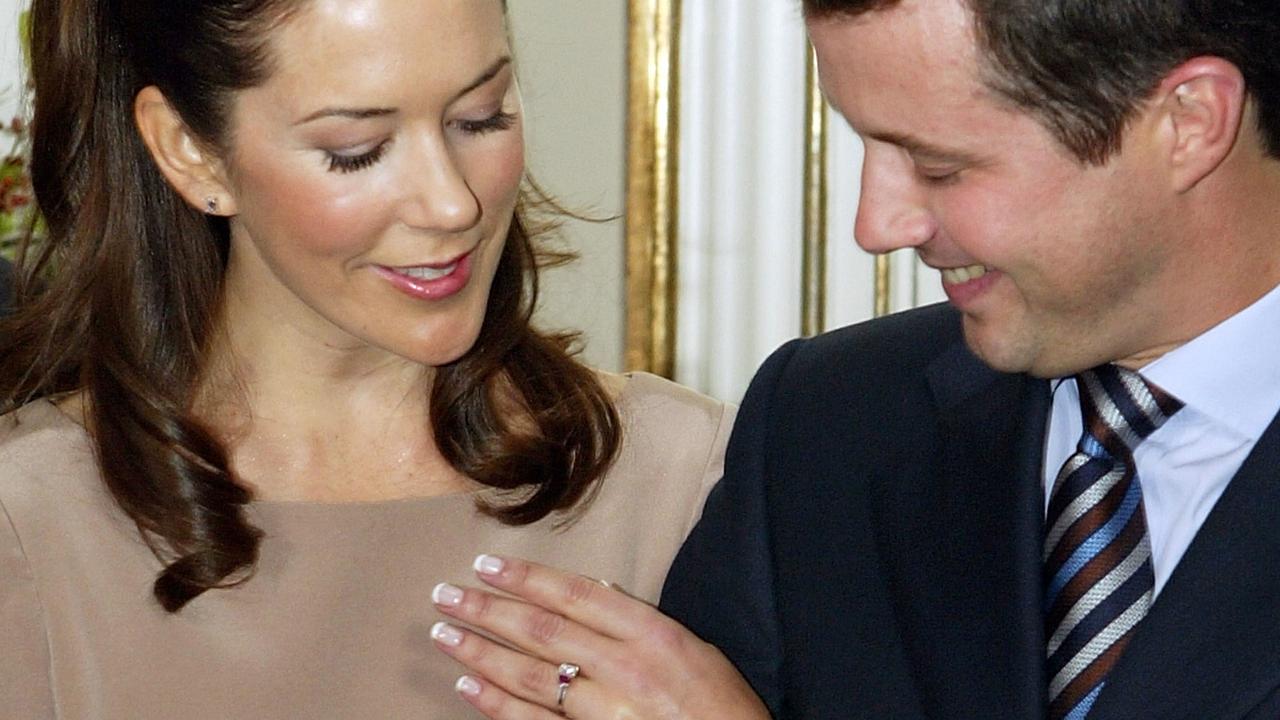 Mary Elizabeth Donaldson and Crown Prince Frederik of Denmark show their engagement ring to the media in October 2003. Picture: Scott Barbour/Getty Images