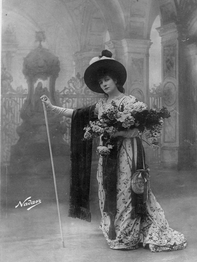 Sarah Bernhardt as Floria Tosca in Tosca.