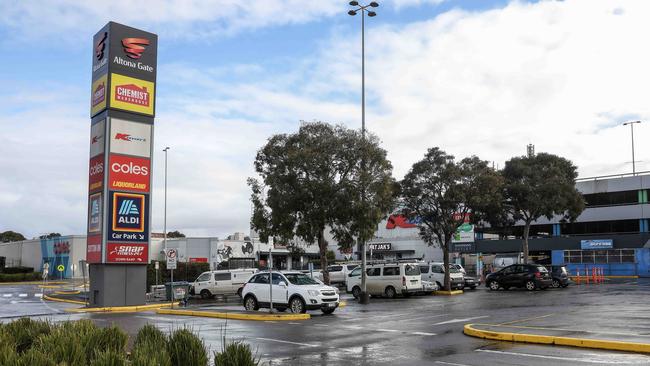 Nick Hind visited the Altona Gate shopping centre. Picture: NCA NewsWire / Ian Currie.