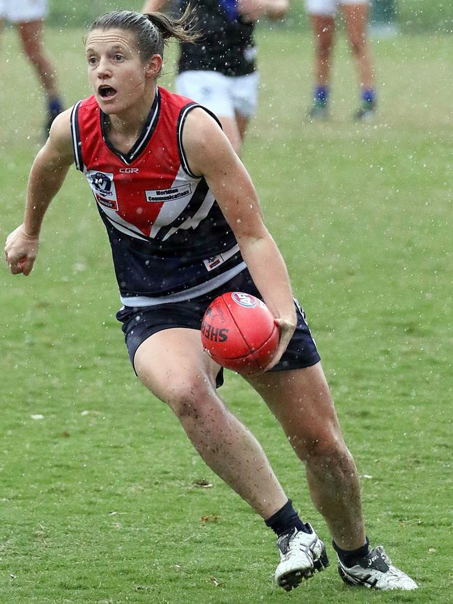 Kate Tyndall in action for Darebin Falcons. Picture: Rob Lawson Photography