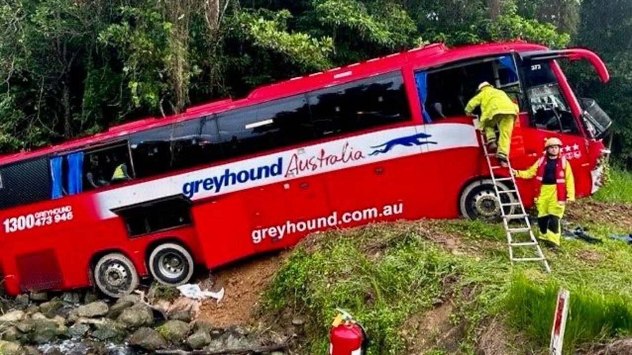 Tourist Bus Crashes Off Bruce Hwy At Tully In North Queensland The Courier Mail 7343