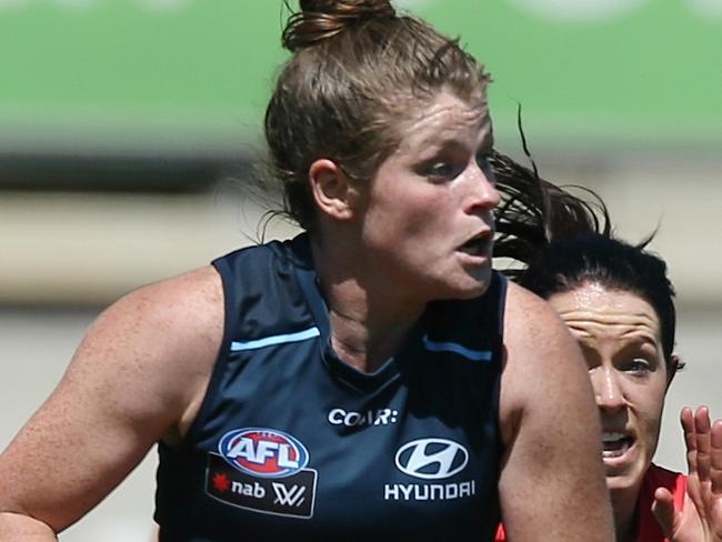 AFLW Carlton v Western Bulldogs Brianna Davey in the last line of defence last seconds of the game   Picture:Wayne Ludbey