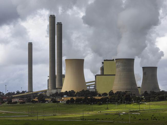 29/09/22 - Loy Yang power station in the La Trobe valley. Aaron Francis / Herald Sun