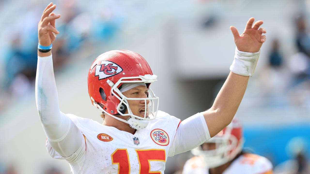 NFL news 2023: Patrick Mahomes signs restructed NFL deal worth $320m,  contract value