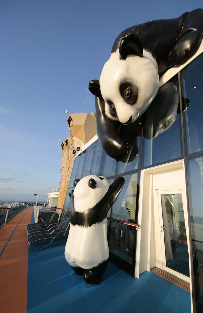 Jo Smith’s “Mama and Baby” is the most celebrated installation on Ovation of the Seas.