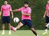 Barcelona's Uruguayan forward Luis Suarez (C) takes part in a training session at the Sports Center FC Barcelona Joan Gamper in Sant Joan Despi, near Barcelona, on August 17, 2014. AFP PHOTO AFP PHOTO / QUIQUE GARCIA