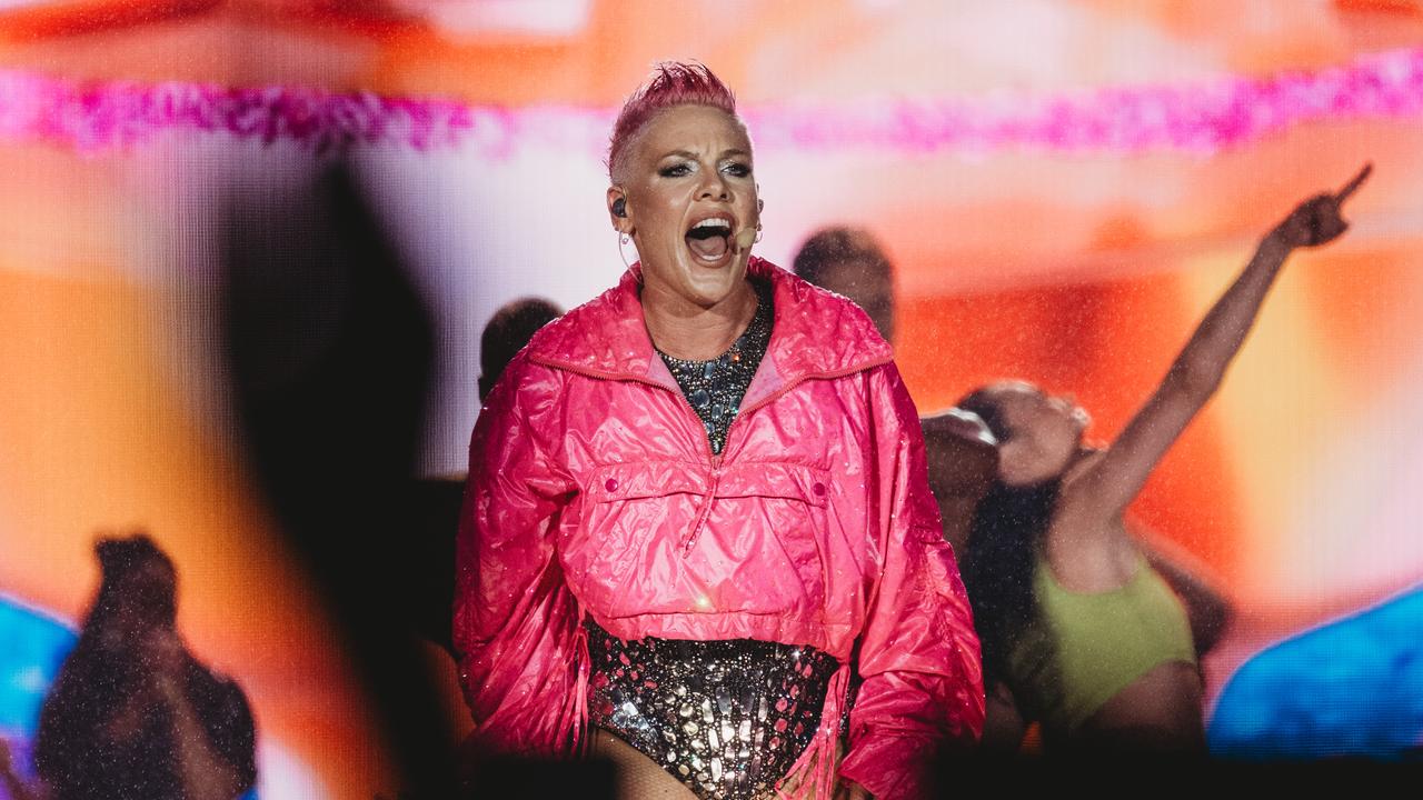 Pink opens her Aussie tour. Picture: Jordan Pannowitz, Allianz Stadium