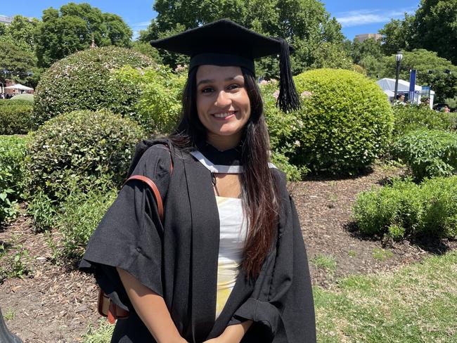 Shreya Bhavaar graduated with a Bachelor of Commerce at the 2024 University of Melbourne graduations. Picture: Himangi Singh