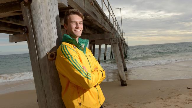 7/4/16.SA pole vaulter Kurtis Marschall - 18yrs (Happy Valley) won gold at the national championships in Sydney over the weekend. He is now in the running for the Rio Olympics if he can pass the qualifying mark over the next two months. Kurtis at Port Noarlunga beach. Pic: Keryn Stevens