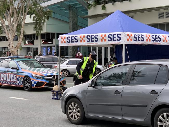 Calls for ‘locals lane’ after border check point chaos