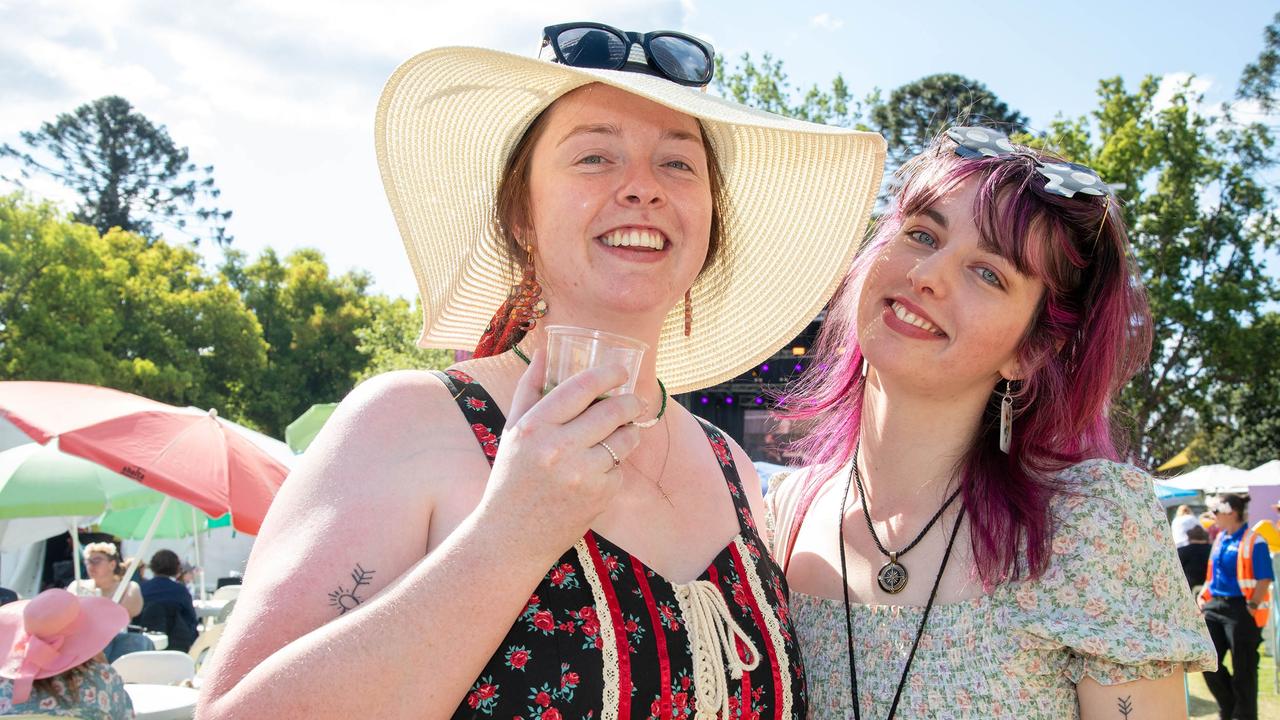 Erica Weir (left) and Hayley Weir.Festival of Food &amp; Wine.Sunday September 10th, 2023