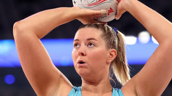 MELBOURNE, AUSTRALIA - JUNE 02: Eleanor Cardwell of the Mavericks warms up during the round eight Super Netball match between Melbourne Mavericks and NSW Swifts at John Cain Arena, on June 02, 2024, in Melbourne, Australia. (Photo by Kelly Defina/Getty Images)