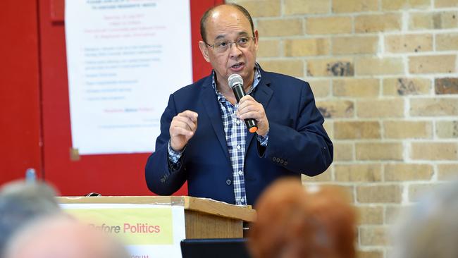 Hornsby Councillor Vince del Gallego speaks at the public forum in Cherrybrook, New South Wales, Saturday, July 22, 2017. The forum was held to discuss the regions future needs. (AAP Image/Troy Snook)