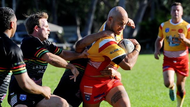 Peter Uikelotu charging into the defence. Picture: Leigh Jensen