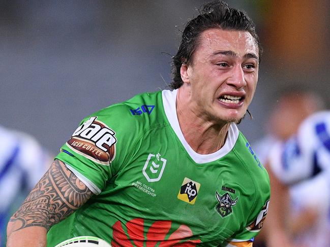 Charnze Nicoll-Klokstad of the Raiders makes a break during the Round 12 NRL match between the Canterbury Bankstown Bulldogs and the Canberra Raiders at ANZ Stadium in Sydney, Saturday, June 1, 2019. (AAP Image/Dan Himbrechts) NO ARCHIVING, EDITORIAL USE ONLY