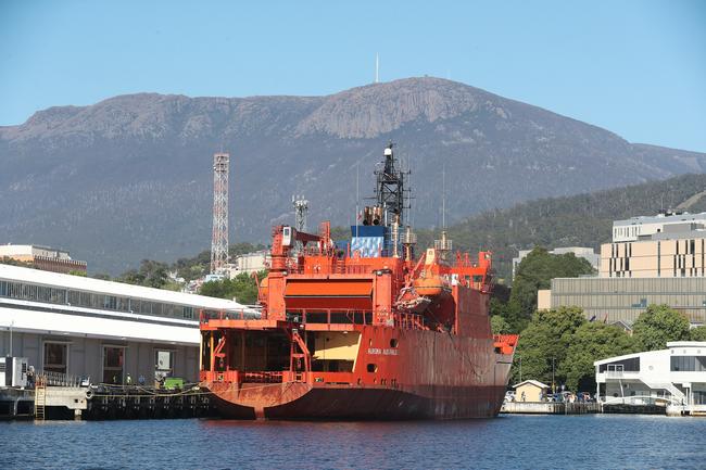 Final voyage out of Hobart for the Aurora Australis. Picture: NIKKI DAVIS-JONES