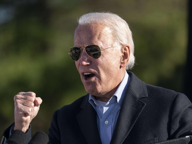 MONACA, PA - NOVEMBER 02: Democratic presidential nominee Joe Biden speaks at a campaign stop at Community College of Beaver County on November 02, 2020 in Monaca, Pennsylvania. One day before the election, Biden is campaigning in Pennsylvania, a key battleground state that President Donald Trump won narrowly in 2016.   Drew Angerer/Getty Images/AFP == FOR NEWSPAPERS, INTERNET, TELCOS & TELEVISION USE ONLY ==