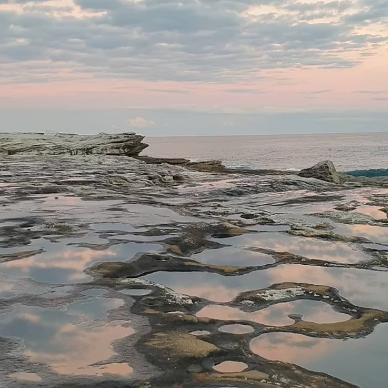 The beach is most popular for spearfishing, snorkelling. Visitors will need a 4WD as there is limited access to the beach by public transport.