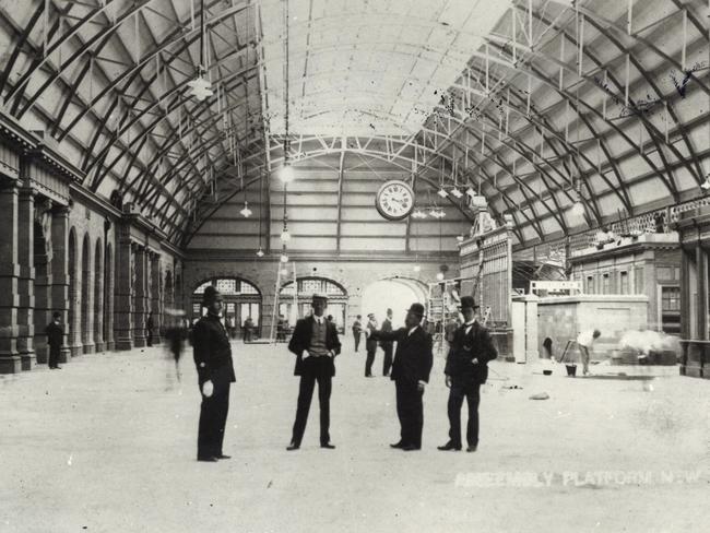 Central Railway Station under construction in 1906.