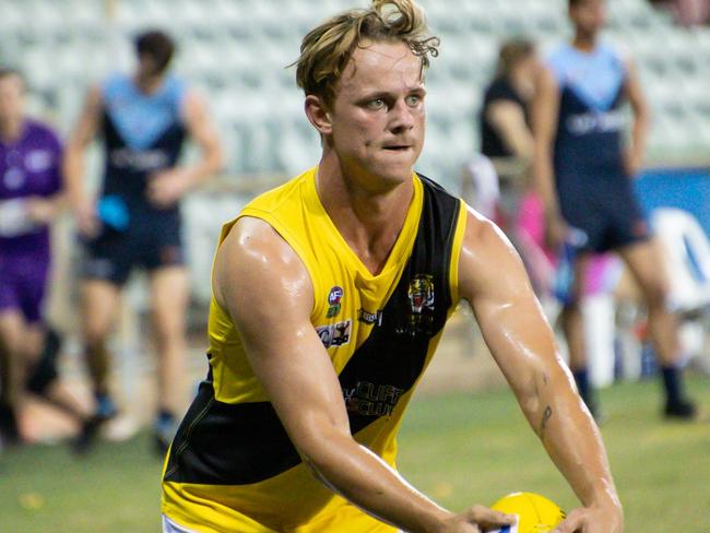 Nightcliff spearhead Kyle Emery heads goalward. Picture: Celina Whan / AFLNT Media