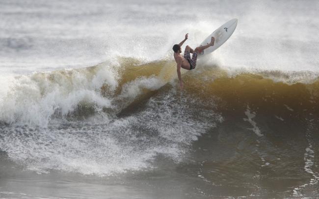 Alexandra Headland gets good lefts and rights for longboarders and shortbaorders alike. Picture: Nicholas Falconer