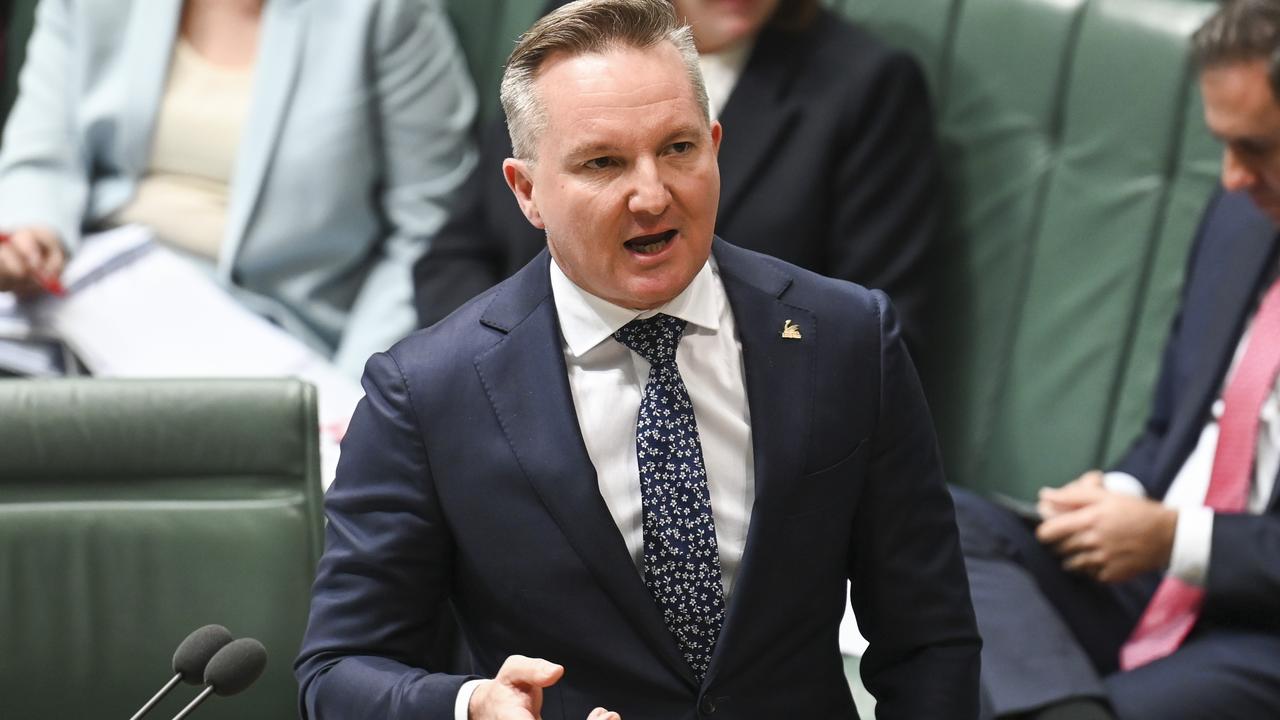 Climate Change and Energy Minister Chris Bowen said the CIS will help improve renewable reliability. Picture: NCA NewsWire / Martin Ollman