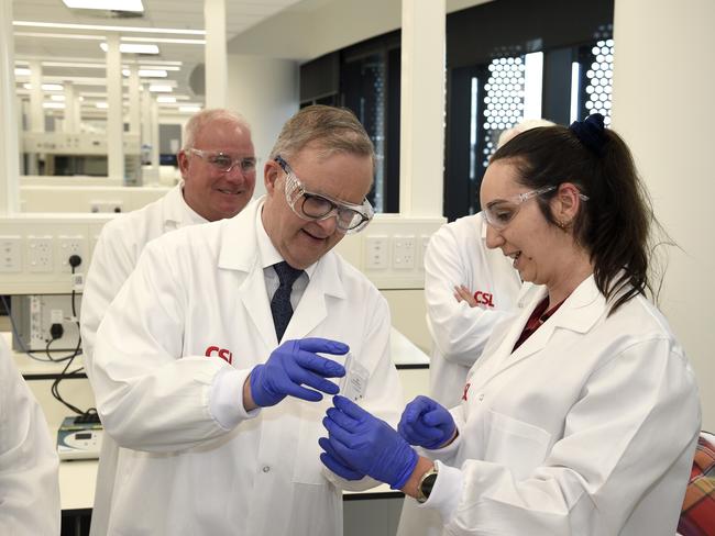 MELBOURNE, AUSTRALIA - NewsWire Photos AUGUST 21, 2023: Prime Minister Anthony Albanese tours the new CSL Global HQ and Centre for Research and Development in Melbourne with Dr Ellen Otte, Director of Cell Culture and Gene Therapy Development. Picture: NCA NewsWire / Andrew Henshaw