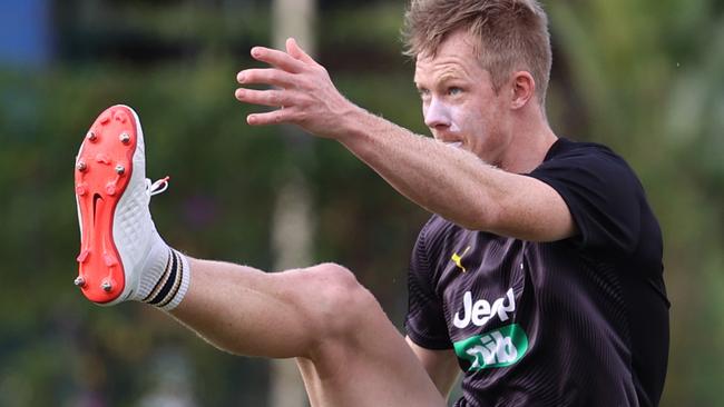 Jack Riewoldt is back in form and Richmond takes on Adelaide in the last round.