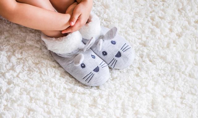 Jeg vil have venlige Forberedende navn 13 Best Kids Slippers To Buy For Winter In 2021 -Kidspot