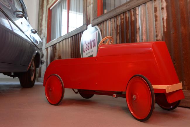 Holden store pedal car