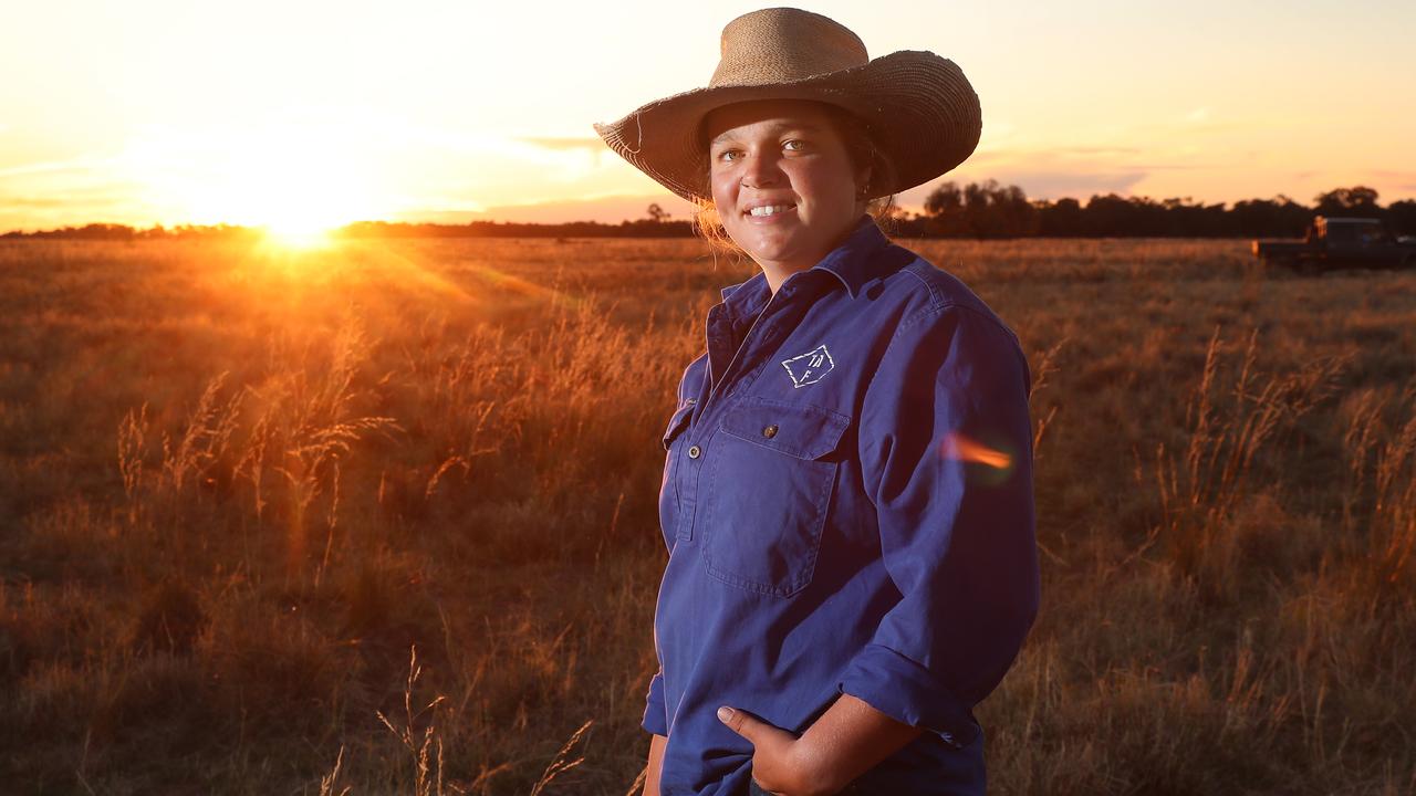 Jackaroos And Jillaroos: Sophie Hamilton, Richard Cannon, Justin 