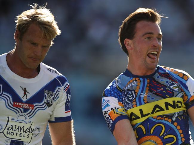 SYDNEY, AUSTRALIA - AUGUST 02: Clinton Gutherson of the Eels celebrates after scoring a try during the round 12 NRL match between the Canterbury Bulldogs and the Parramatta Eels at ANZ Stadium on August 02, 2020 in Sydney, Australia. (Photo by Mark Kolbe/Getty Images)