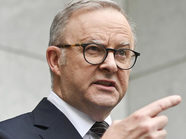 CANBERRA, AUSTRALIA  - NewsWire Photos - November 29, 2024:  Prime Minister Anthony Albanese, Federal Treasurer Jim Chalmers and Senator Katy Gallagher hold a press conference at Parliament House in Canberra. Picture: NewsWire / Martin Ollman