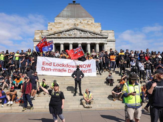 MELBOURNE, AUSTRALIA - NewsWire Photos 22 SEPTEMBER 2021 : Protestors take over the Shrine of Remembrance to protest anti-vaccination and lockdowns in Melbourne.  Picture : NCA NewsWire / Ian Currie