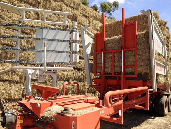 Arcusin Bale Handling Equipment Makes A Comeback To Australia | The ...