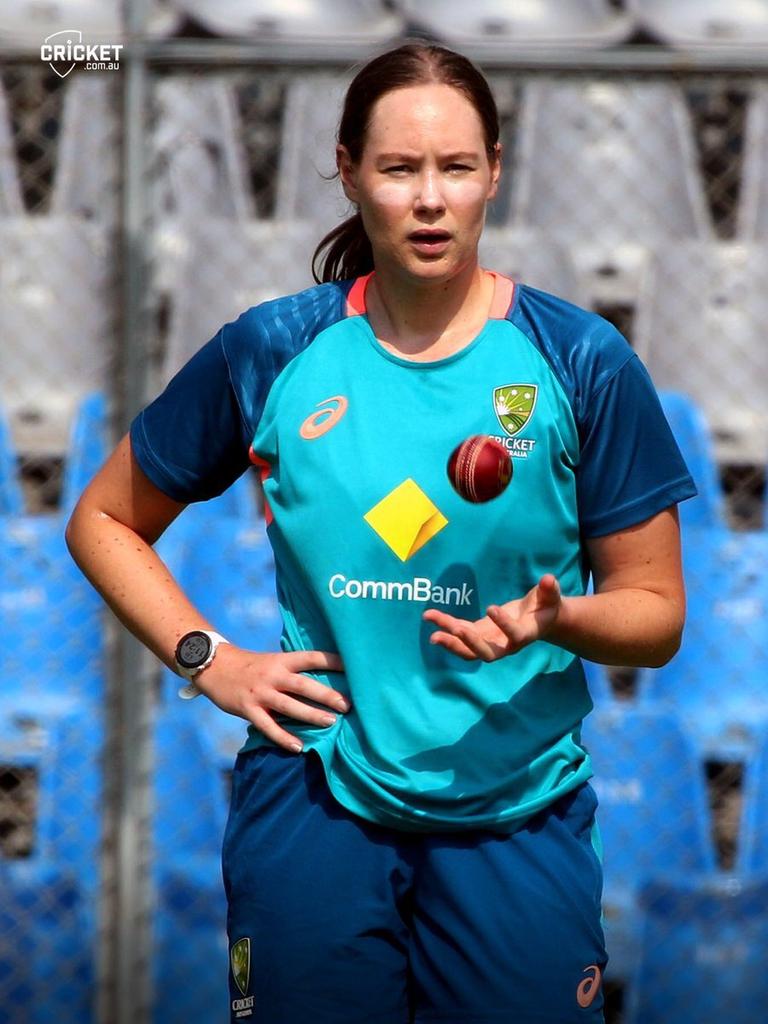 Lauren Cheatle during a training session with the national team in December, 2023. Picture: X / @AusWomenCricket