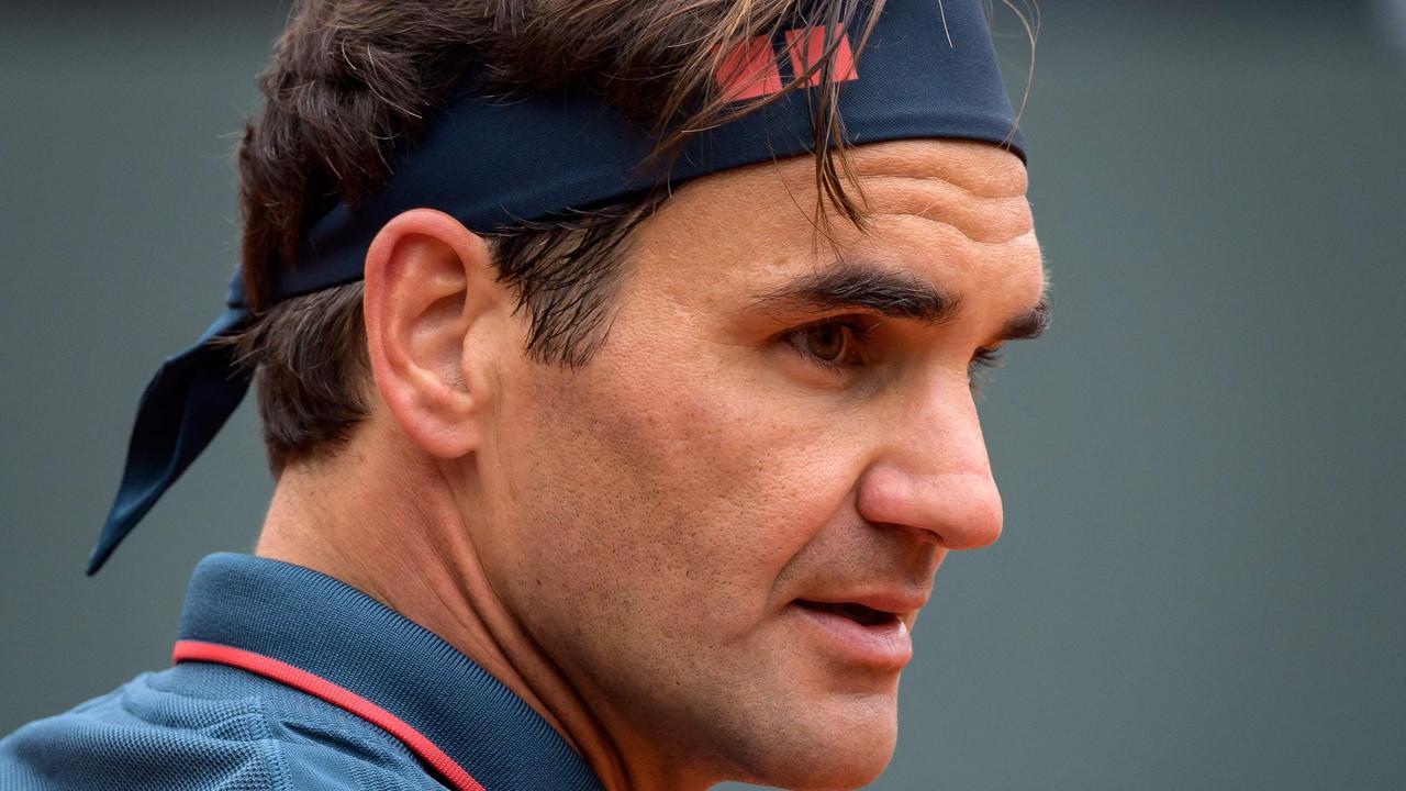 Roger Federer lost to Spain's Pablo Andujar in his claycourt comeback.