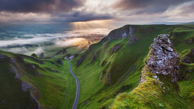 MUST credit Photographer/ The Landscape Photographer of the Year. The Landscape Photographer of the Year exhibition can be seen on the Mezzanine level of London Waterloo station from 1st December 2014 until January 31st 2015. Admission is free. The accompanying Awards book, Landscape Photographer of the Year: Collection 8 (AA Publishing) is available now. The Awards are held in association with VisitBritain and the Countryside is GREAT campaign. For more information, please visit www.take-a-view.co.uk VBAward_MuellerS - Sunrise at Winnats Pass, Derbyshire, England by Sven Mueller (lives Germany) – Visit Britain ‘You’re invited’ Award for the best image from an overseas entrant – Winner 2014