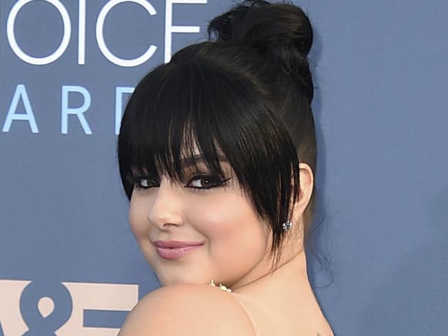 Ariel Winter arrives at the 22nd annual Critics' Choice Awards at the Barker Hangar on Sunday, Dec. 11, 2016, in Santa Monica, Calif. (Photo by Jordan Strauss/Invision/AP)