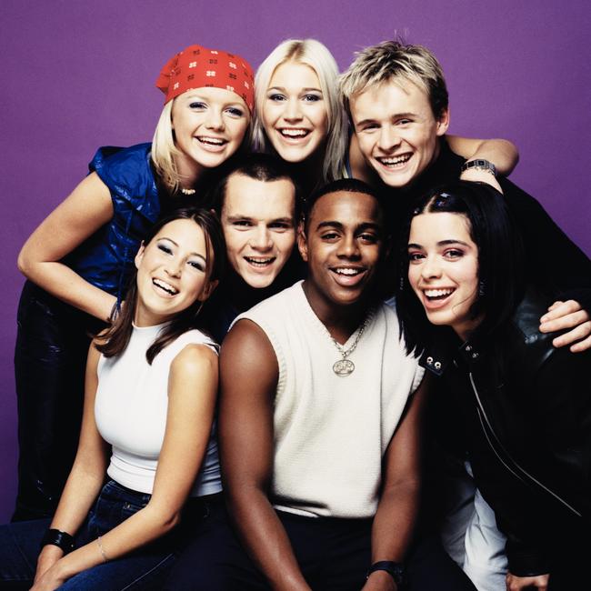 Jo O'Meara, Hannah Spearritt, Rachel Stevens, Tina Barrett, Paul Cattermole, Jon Lee and Bradley McIntosh. (Photo by Tim Roney/Getty Images)