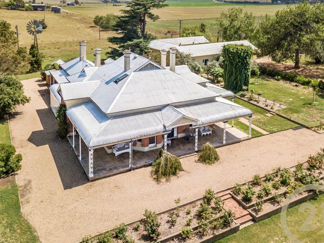 The property at 346 Eleven Mile Dr, Bathurst