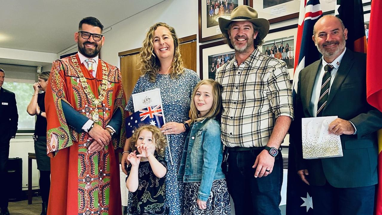 South African-born Sonje Malpas with her husband Joshua and children Everleigh and Ethan, alongside Alice Springs Town Council Mayor Matt Paterson and Namatjira MLA Bill Yan. Picture: Supplied