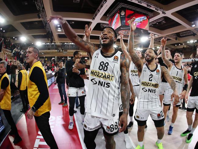 MONTE CARLO, FRANCE - FEBRUARY 07: Partizan Mozzart Bet Belgrade celebrates at the end of during the Turkish Airlines EuroLeague Regular Season Round 26 match between AS Monaco and Partizan Mozzart Bet Belgrade at Salle Gaston Medecin on February 07, 2025 in Monte Carlo, France. (Photo by Alfonso Cannavacciuolo/Euroleague Basketball via Getty Images)